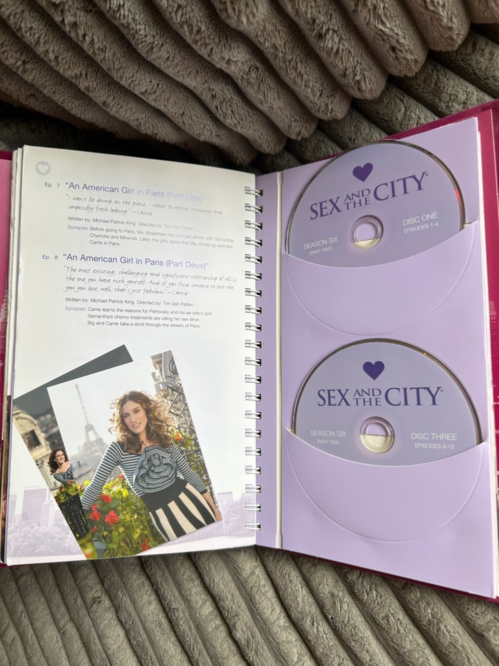HBO Sex and the City: The Complete DVD Series Collector's Gift Set Pre-owned - Picture 9 of 13